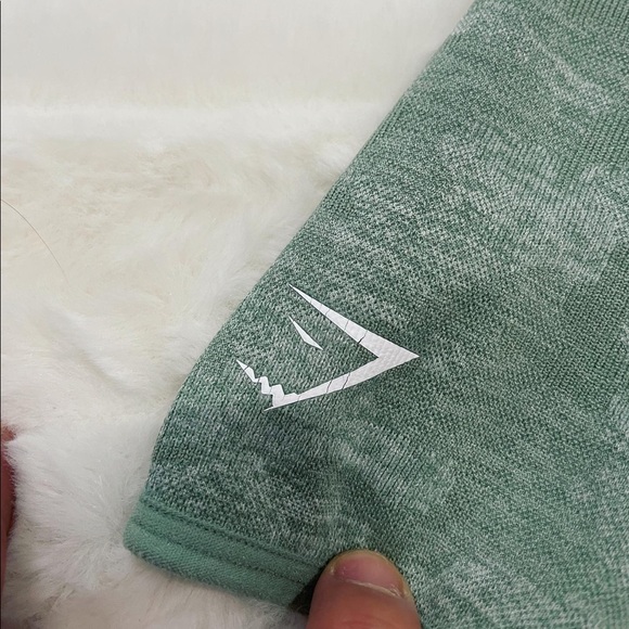 Gymshark Long Sleeve Crop Top - Picture 5 of 5